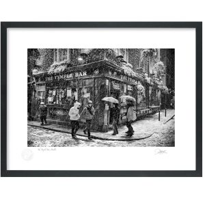 Templebar Pub Dublin | Framed Print | Patrick Donald